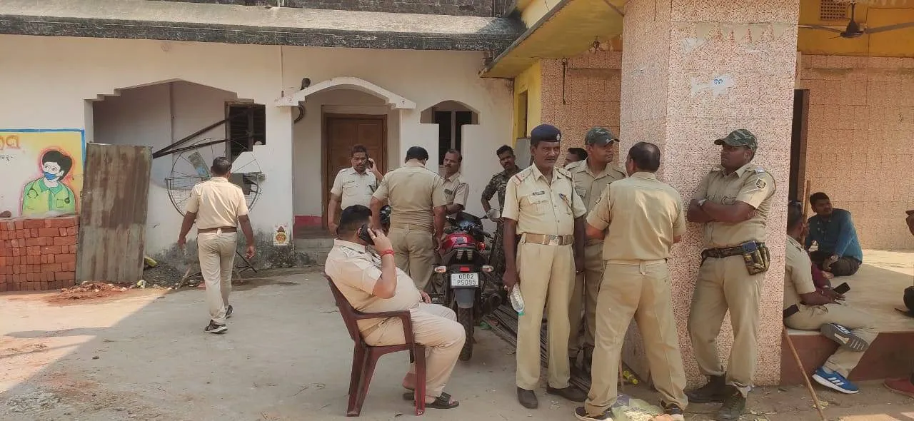  ପୂର୍ବ ଶତ୍ରୁତାକୁ ନେଇ ଦୁଇ ରାଜନୈତିକ ଗୋଷ୍ଠୀ ମଧ୍ୟରେ ସଂଘର୍ଷ; ସରପଞ୍ଚ ପ୍ରତିନିଧିଙ୍କ ସମେତ ୪ ଗୁରୁତର