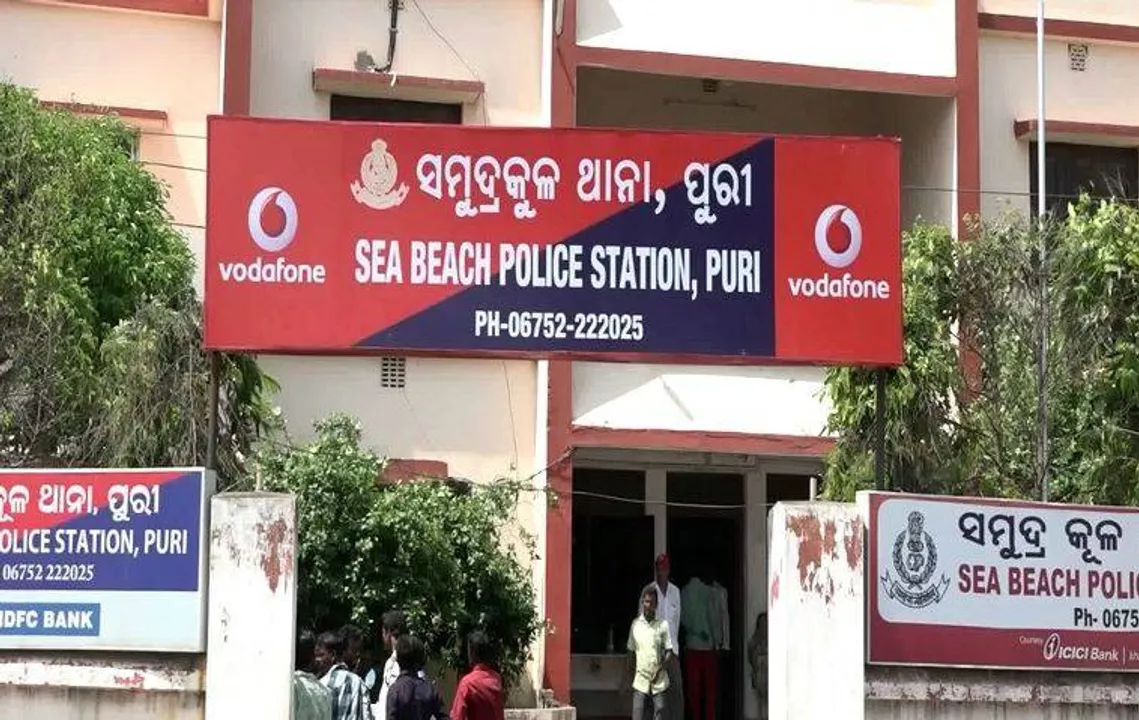  ପୁରୀ ଚକ୍ରତୀର୍ଥ ରୋଡଠାରେ ଅଜଣା ବ୍ୟକ୍ତିଙ୍କୁ ଗଳାକାଟି ହତ୍ୟା ସନ୍ଦେହ, ତଦନ୍ତ ଆରମ୍ଭ କଲା ପୁଲିସ୍