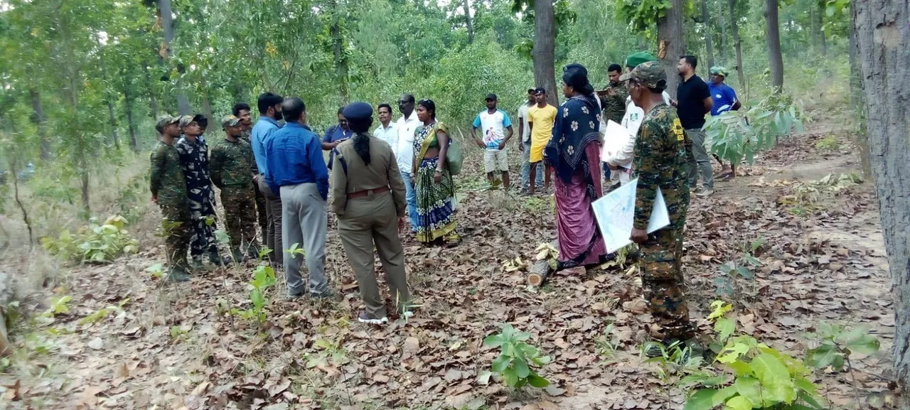  ଗଛ କଟାକୁ ବିରୋଧ କଲେ ଗ୍ରାମବାସୀ, ଅନୁମତି ପତ୍ର ଦେଖାଇ ପାରିଲାନି ବନ ବିଭାଗ