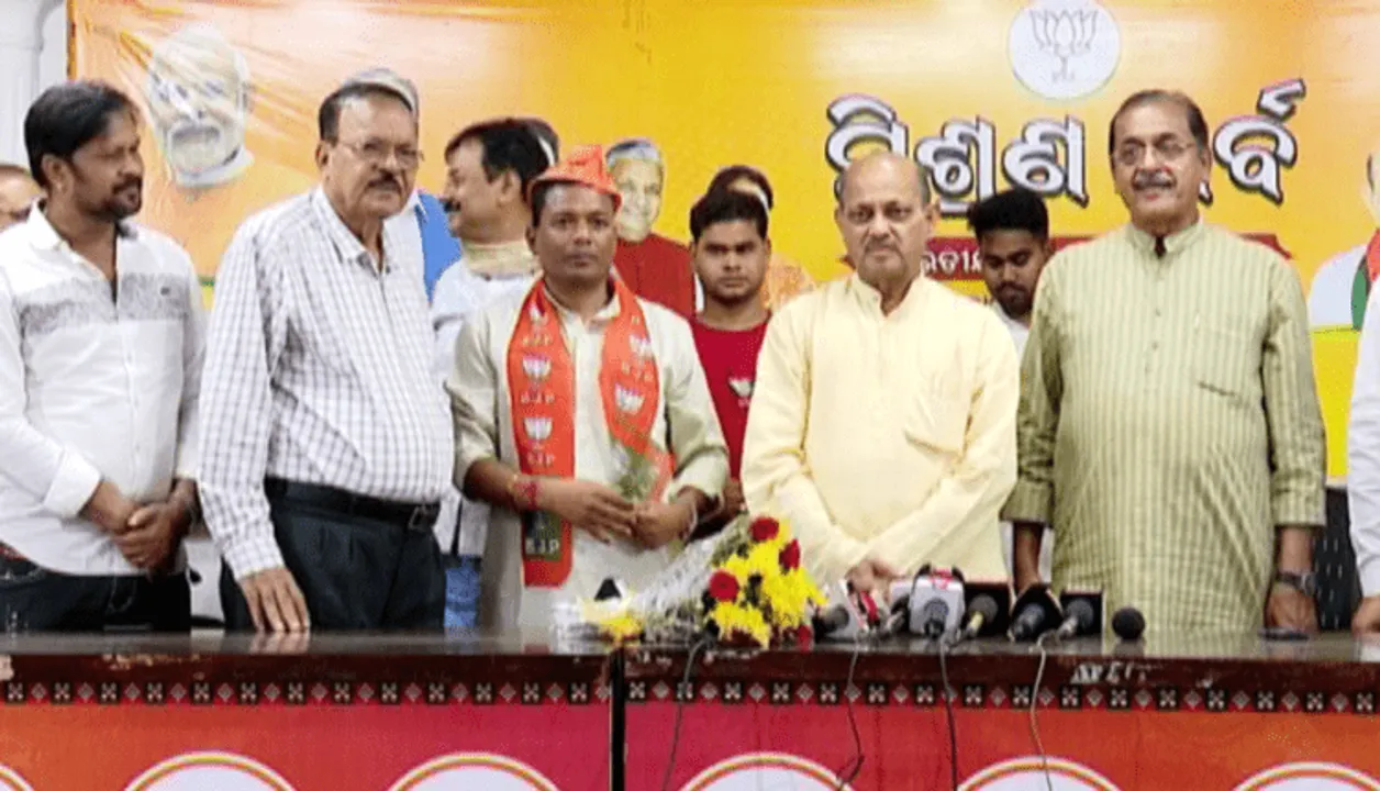  ଟିକେଟ୍‌ ନମିଳିବା ପରେ ବିଜେଡି ଛାଡ଼ି ବିଜେପିରେ ଯୋଗ‌ଦେଲେ କୈଳାଶ କୁଲେସିକା; କହିଲେ କ’ଣ ଥିଲା କାରଣ