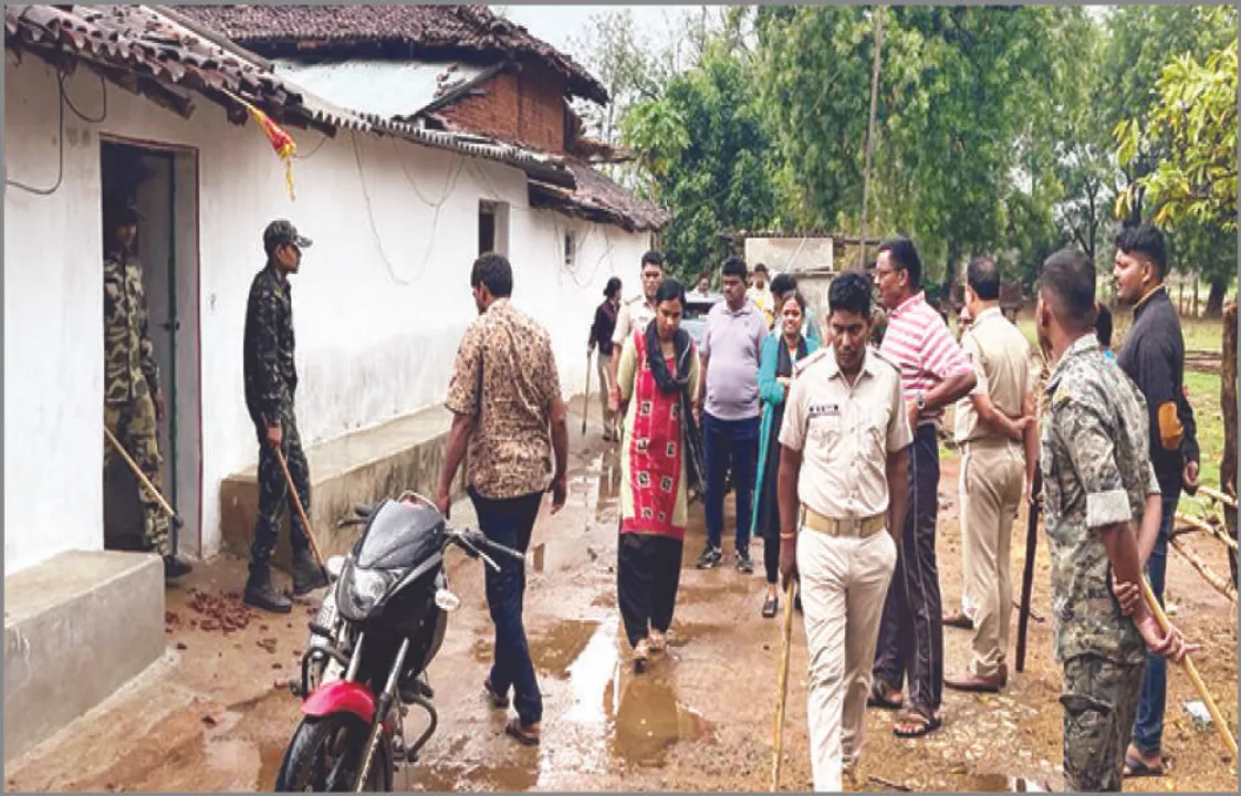  ଗଞ୍ଜେଇ ମାଫିଆକୁ ଧରିବାକୁ ଯାଇଥିଲେ: ପୁଲିସକୁ ସଂଘବଦ୍ଧ ଆକ୍ରମଣ