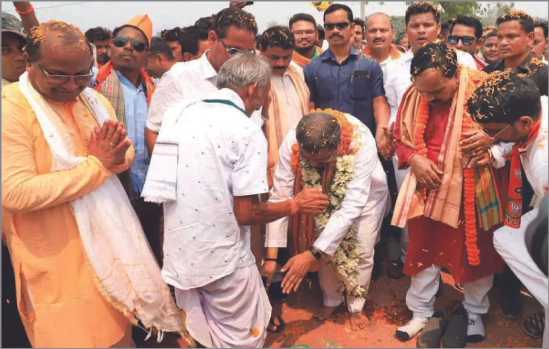  ଦେବଗଡ଼ରେ ପ୍ରଚାରକଲେ କେନ୍ଦ୍ରମନ୍ତ୍ରୀ; ଆପଣମାନେ ମୋ ସାହୁକାର, ମୁଁ ହଳିଆ: ଧର୍ମେନ୍ଦ୍ର