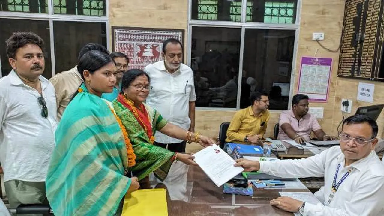  ନାମାଙ୍କନ ଦାଖଲ କଲେ ଇନ୍ଦିରା