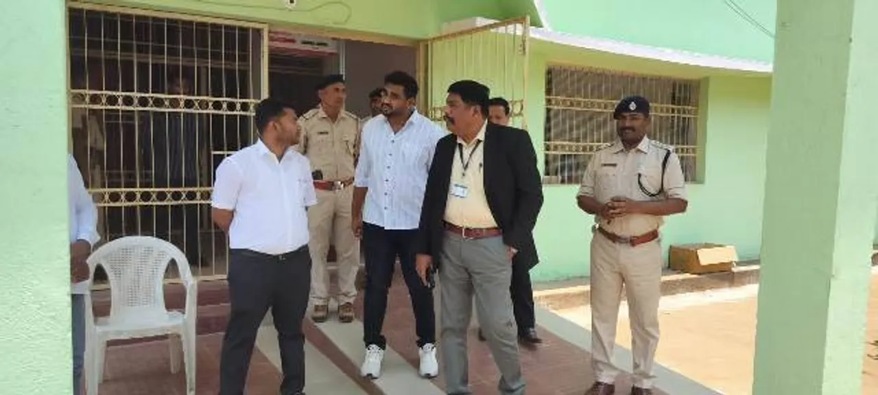  ଷ୍ଟ୍ରଙ୍ଗରୁମ ନିରୀକ୍ଷଣ କଲେ ସୁରକ୍ଷା ପର୍ଯ୍ୟବେକ୍ଷକ ଆଇପିଏସ୍ ପିଏଲ୍ ମାଲ୍