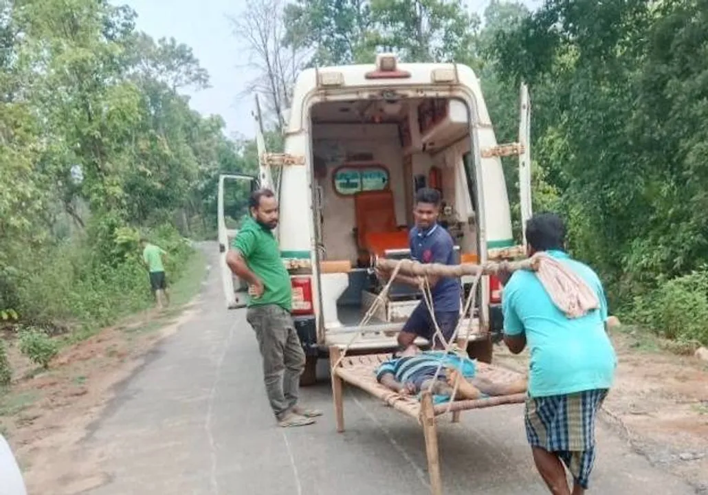  ଗାଁକୁ ଆମ୍ବୁଲାନ୍ସ ଆସିଲାନି: ଖଟିଆରେ ବୁହା ହେଲେ ରୋଗୀ