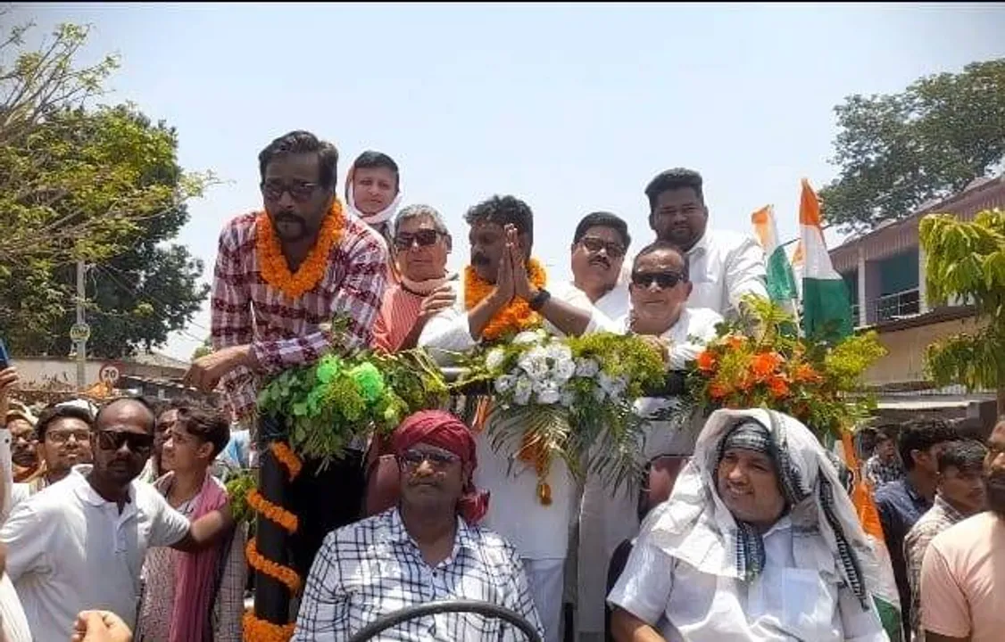  ଶକ୍ତି ପ୍ରଦର୍ଶନ ସହ ନାମାଙ୍କନ ପତ୍ର ଦାଖଲ କଲେ କଂଗ୍ରେସର ବୀରମହାରାଜପୁର ବିଧାୟକ ପ୍ରାର୍ଥୀ