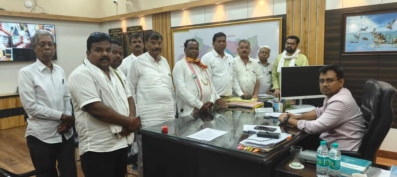  ସୁନ୍ଦରଗଡ଼ରେ କଂଗ୍ରେସର ଶକ୍ତି ପ୍ରଦର୍ଶନ: ବିଶାଳ ପଟୁଆରରେ ଆସି ନାମାଙ୍କନ ଭରିଲେ ପ୍ରାର୍ଥୀ