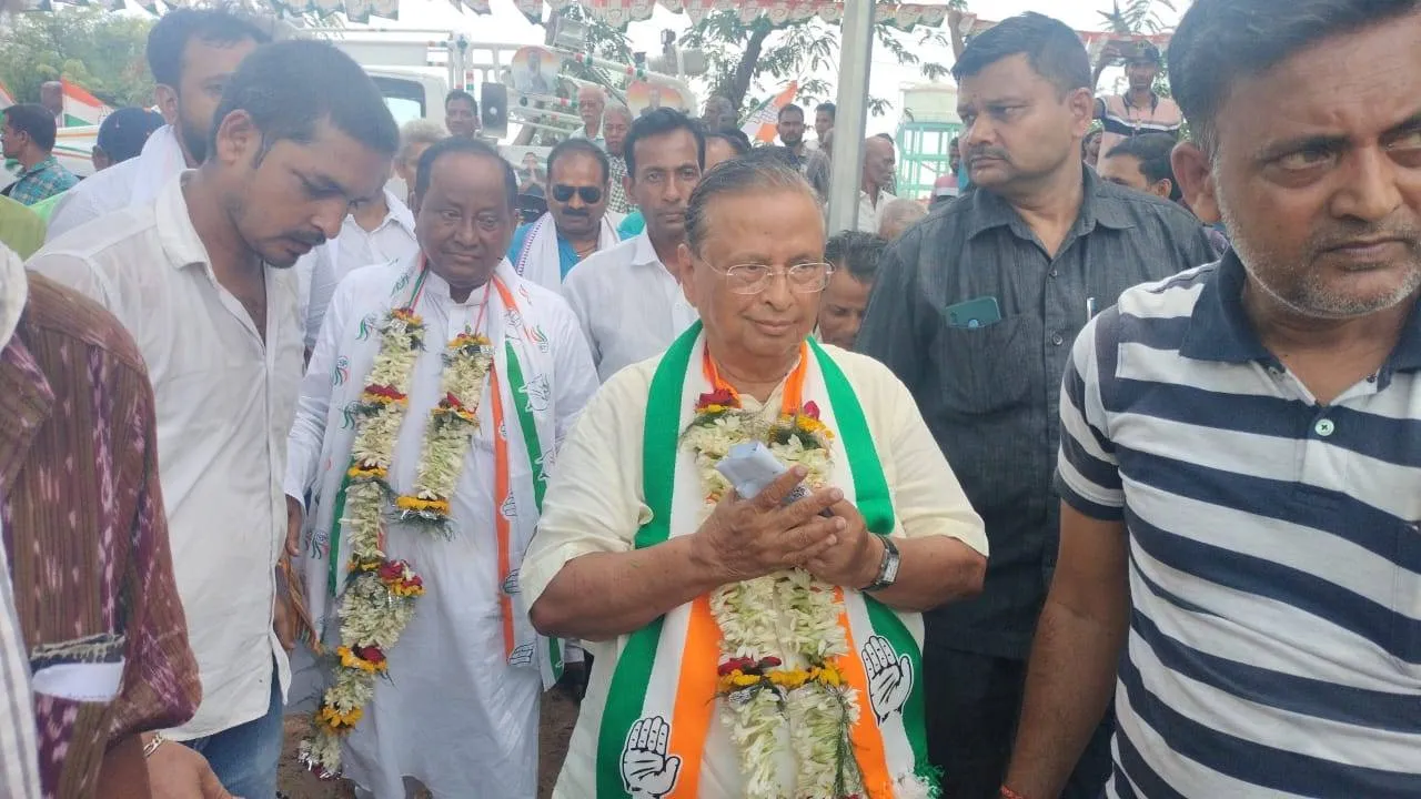  ଭଦ୍ରକ: ବନ୍ତ ବ୍ଲକ୍ ଷେଣ୍ଢତିରାରେ କଂଗ୍ରେସ ପ୍ରାର୍ଥୀ ନିରଞ୍ଜନ ପଟ୍ଟନାୟକଙ୍କ ପ୍ରଚାର