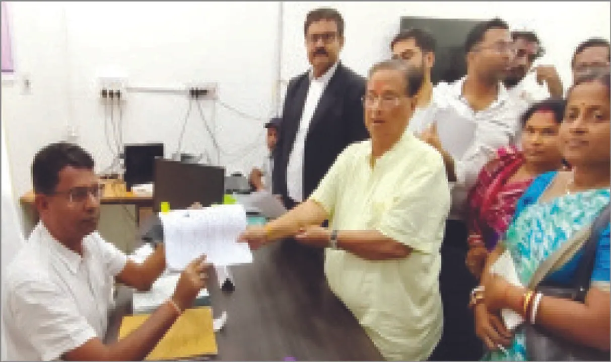  ପ୍ରାର୍ଥିପତ୍ର ଦାଖଲ କଲେ ନିରଞ୍ଜନ ପଟ୍ଟନାୟକ: ମାଟି ମା’ର ସେବା ପାଇଁ ମୋତେ ଆଶୀର୍ବାଦ କରନ୍ତୁ
