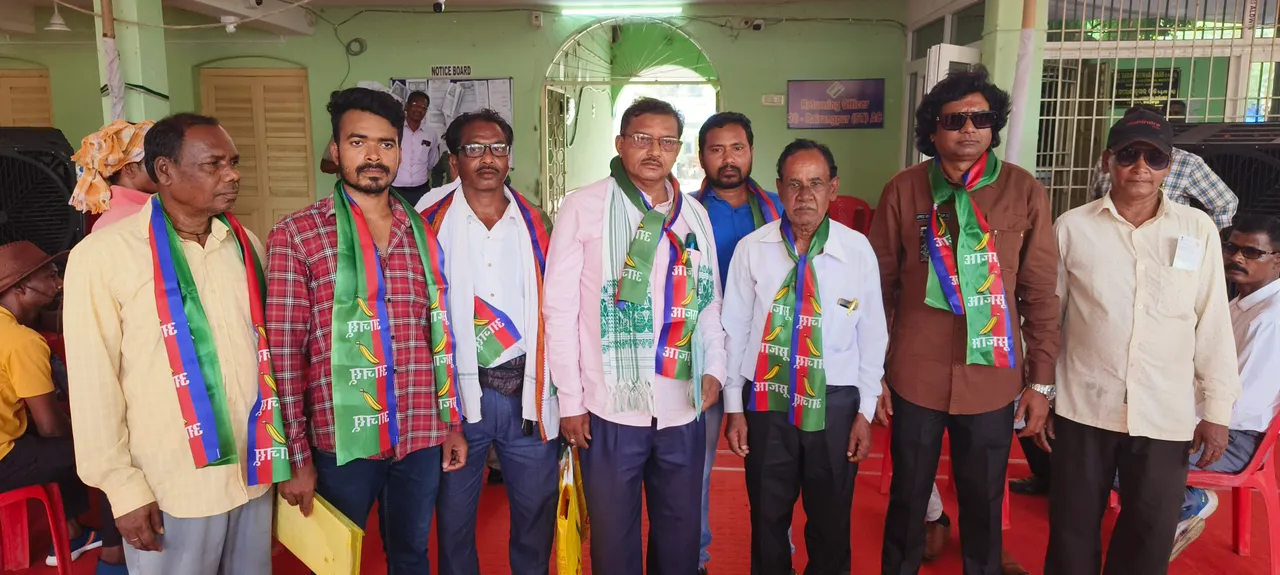  ଆଜସୁର ପ୍ରାର୍ଥୀ ଆନ୍ତା ଆଲୋକ ବାସ୍କେ ଓ ସମନାଥ ମାଝୀଙ୍କ ପ୍ରାର୍ଥିପତ୍ର ଦାଖଲ