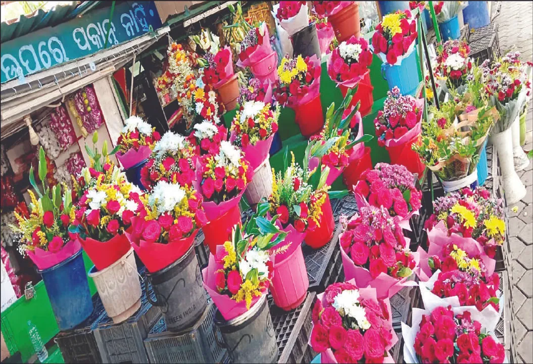  ନିର୍ବାଚନ ଋତୁରେ ଫୁଲ ବେପାରରେ ଫୁଲ ଫୁଟୁଛି