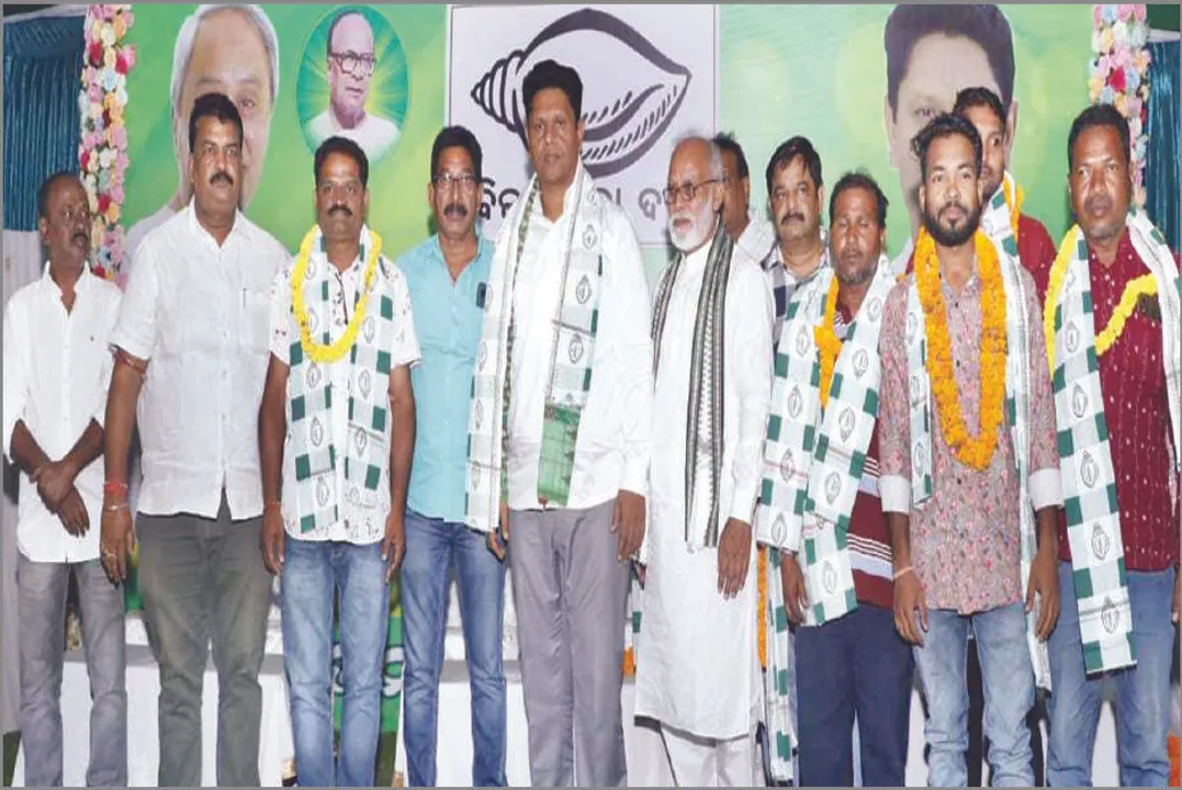  ‘ସମ୍ବଲପୁର ଏକନମ୍ବର ସଂସଦୀୟ କ୍ଷେତ୍ର ପାଲଟିବ’: ରେଙ୍ଗାଲିରେ ବିଜେଡିର ମିଶ୍ରଣ ପର୍ବ