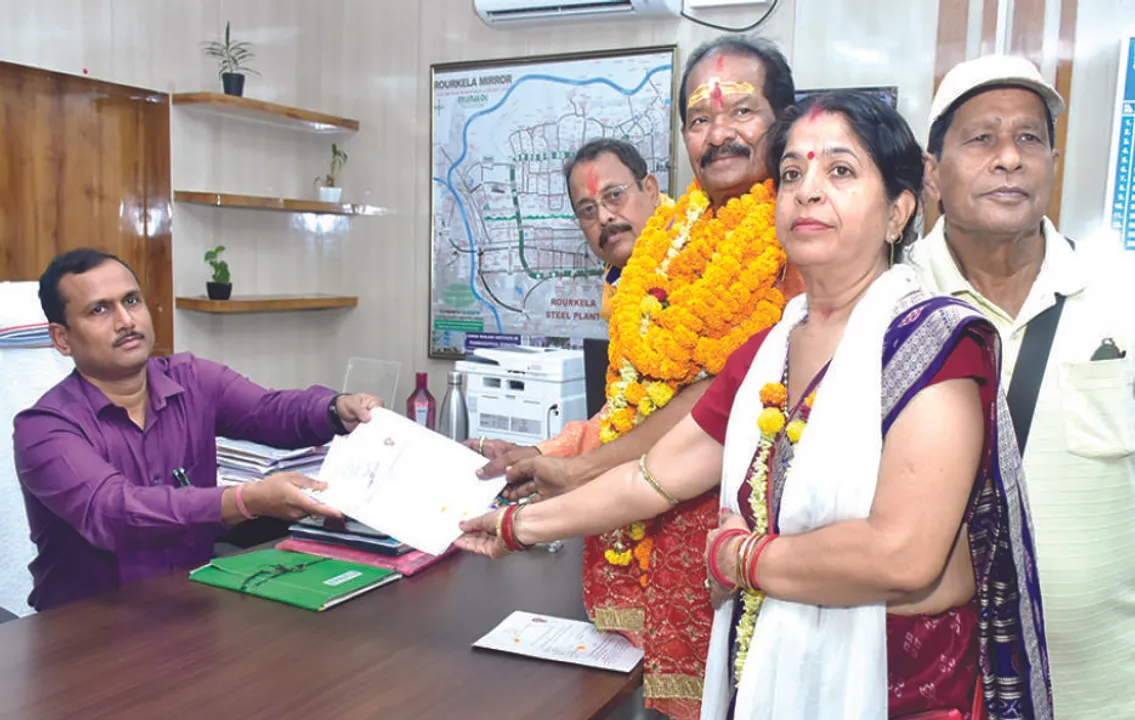  ବିଜେପି ବିଦ୍ରୋହୀ ପ୍ରାର୍ଥୀ ନିହାରଙ୍କ ଶକ୍ତି ପ୍ରଦର୍ଶନ