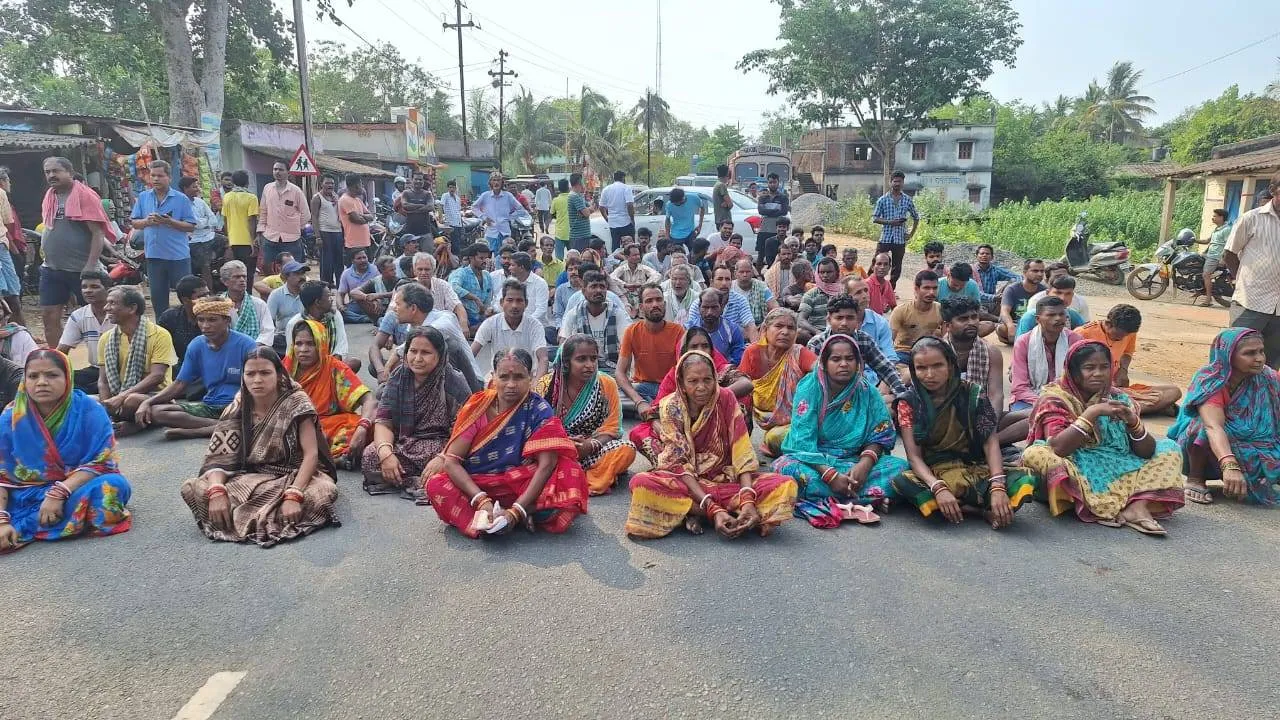  ରାସ୍ତା ପାଇଁ ଆନନ୍ଦପୁର-ଭଦ୍ରକ ରାସ୍ତା ଅବରୋଧ