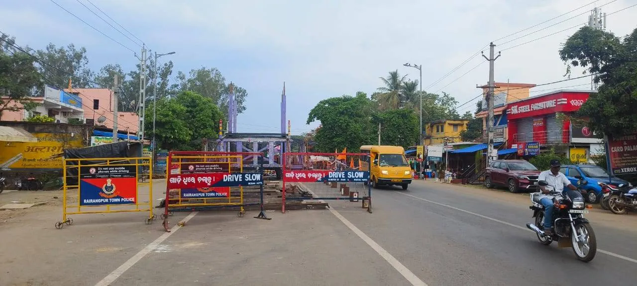  ରାଇରଙ୍ଗପୁର ବଡ଼ଦାଣ୍ଡରେ ଟ୍ରାଫିକ୍ ସମସ୍ୟା: ରଥ ନିର୍ମାଣ ଶେଷ ପର୍ଯ୍ୟନ୍ତ ଦୁଇଜଣ ହୋମଗାର୍ଡ ମୁତୟନ ଦାବି