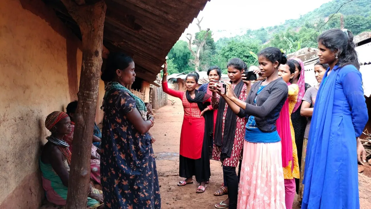  ବଣ୍ଡା ଯୁବତୀଙ୍କୁ ସାମ୍ବାଦିକତା ତାଲିମ: ଜଂଗଲରାଣୀଙ୍କ ନିଆରା ଉଦ୍ୟମ