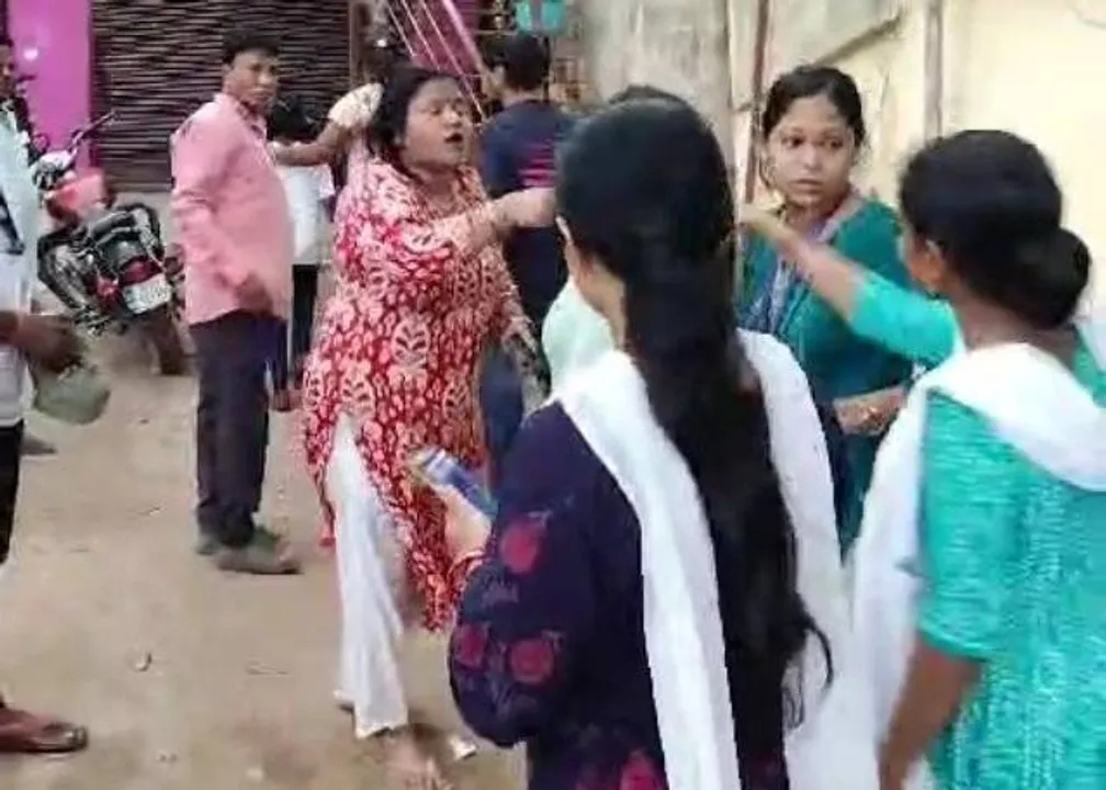  ଶିଶୁ ଶ୍ରମିକ ଉଦ୍ଧାର ବେଳେ କର୍ମଚାରୀଙ୍କୁ ମାଡ଼: ହୋଟେଲ ମାଲିକଙ୍କ ସମେତ ୩ ଅଟକ