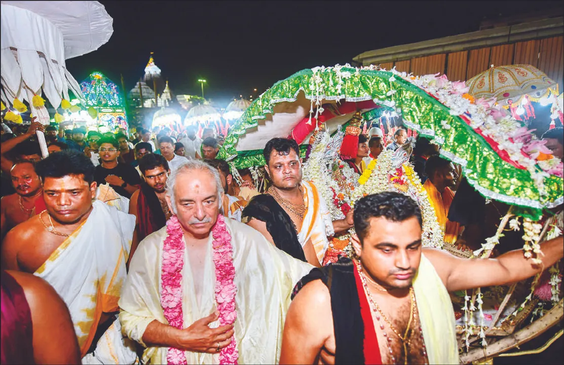  ମହାପ୍ରଭୁଙ୍କ ଗୁଆଲି ଯାତ୍ରା: ଶ୍ରୀମନ୍ଦିରରେ  ଚମ୍ପକ ଦ୍ବାଦଶୀ, ବାଟରୁ ପାଛୋଟି ନେଲେ ଗଜପତି