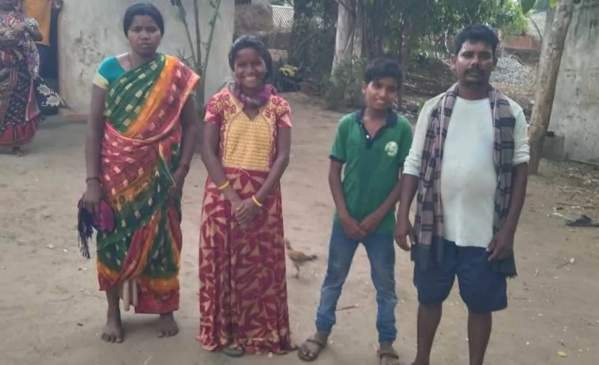  ବଞ୍ଚିଛି ମାନବିକତା: ମାନସିକ ଅନଗ୍ରସର ଝିଅକୁ ଆଶ୍ରୟ ଦେଇଛନ୍ତି ନରସିଂହଙ୍କ ପରିବାର