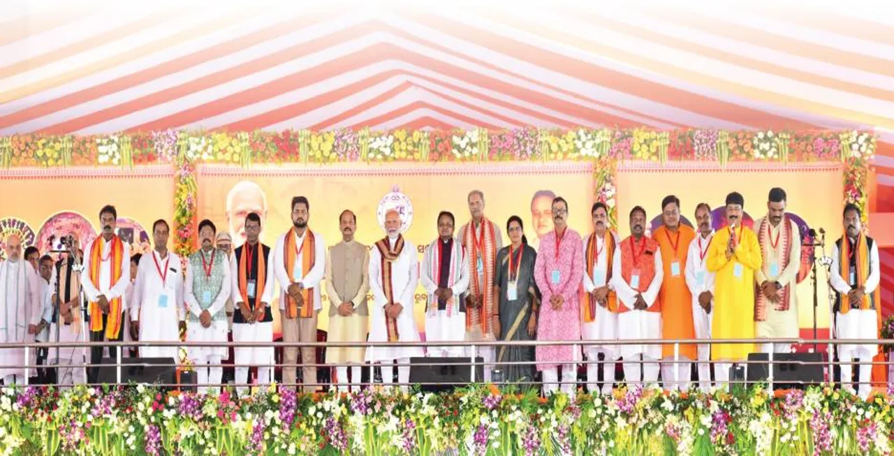  ବିଜେପି ଶାସନ ଆରମ୍ଭ: ଶପଥ ନେଲେ ମୋହନ ମାଝୀଙ୍କ ନେତୃତ୍ବରେ ୧୬ ଜଣିଆ ମନ୍ତ୍ରିମଣ୍ଡଳ