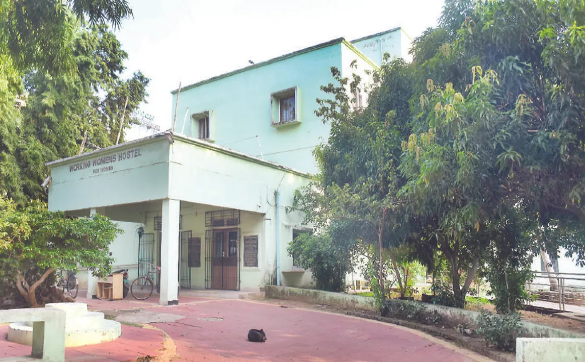  କର୍ମଜୀବୀ ମହିଳା ରହିବାକୁ ଜାଗା ନାହିଁ: ଏତେ ବଡ଼ ସହରରେ ଗୋଟିଏ ମାତ୍ର କର୍ମଜୀବୀ ମହିଳା ନିବାସ