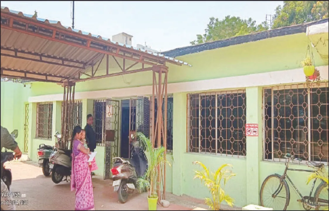  ଶିଶୁଭବନକୁ ଅକାଳ ବାର୍ଦ୍ଧକ୍ୟ: କାମ ଚଳାଉଛନ୍ତି ଆୟୁଷ ଡାକ୍ତର