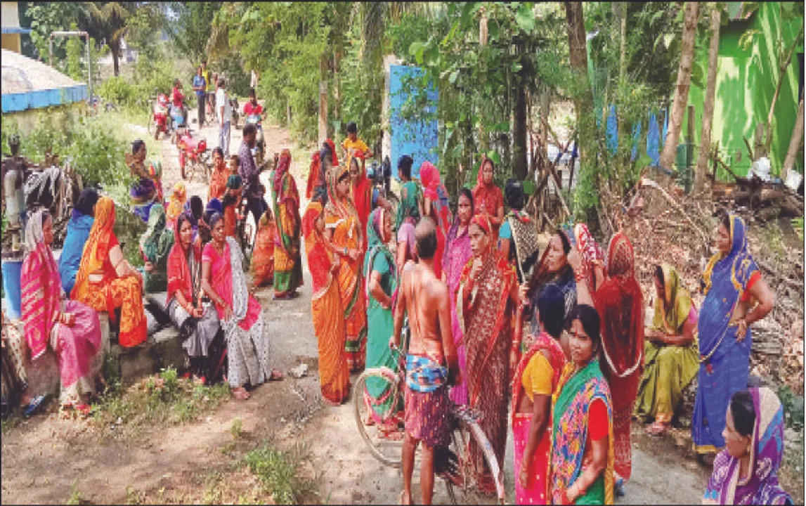  ପମ୍ପ୍‌ହାଉସ୍‌ରେ ତାଲା ପକାଇଲେ ମହିଳା