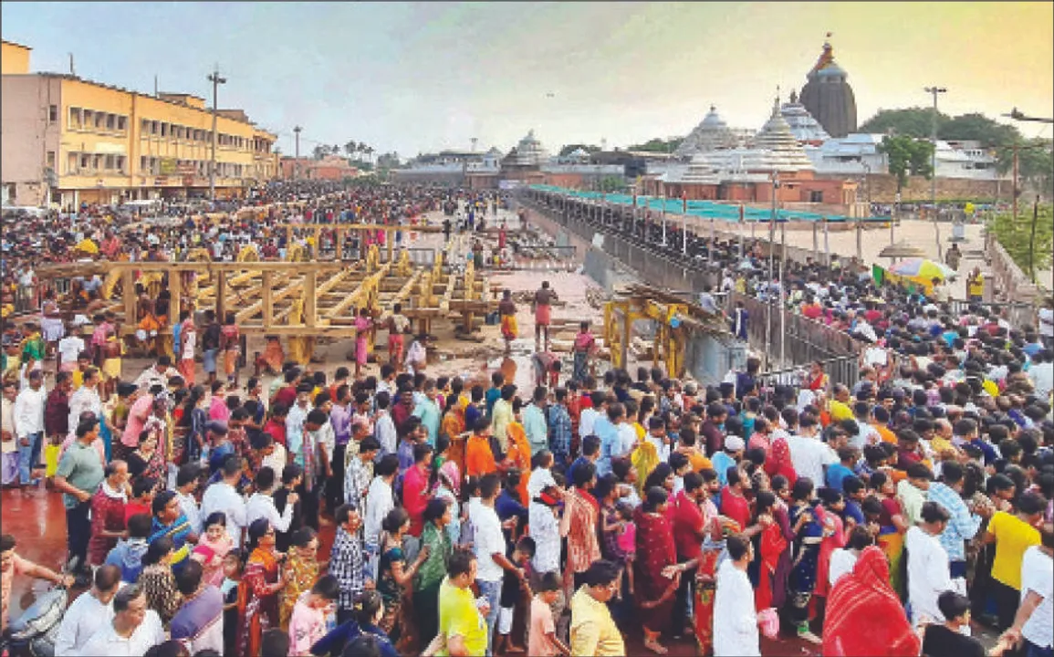  ଅସମ୍ଭାଳ ଭିଡ଼: ଚାରିଦ୍ବାର ଖୋଲିଲା, ବଦଳିଲାନି ବ୍ୟବସ୍ଥା
