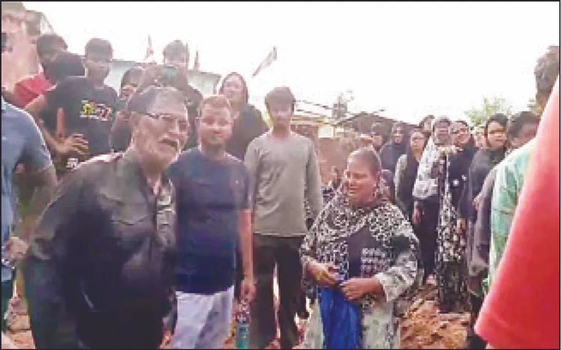 ମୁକ୍ତା ପ୍ରକଳ୍ପକୁ ପୂର୍ବତନ କାଉନ୍‌ସିଲର୍‌ଙ୍କ ବିରୋଧ: ଦେହରେ କିରାସିନି ଢାଳି ଆତ୍ମାହୁତି ଉଦ୍ୟମ