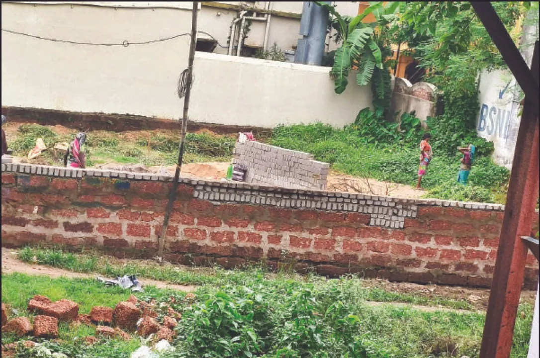  ରାଧାକାନ୍ତ ଦେବଙ୍କ ଜମିରେ ନିର୍ମାଣ ଉପରେ ସ୍ଥଗିତାଦେଶ