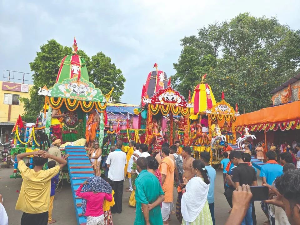  ରାଉରକେଲା: ମନ୍ଦିରକୁ ବାହୁଡ଼ିଲେ ତିନିଠାକୁର
