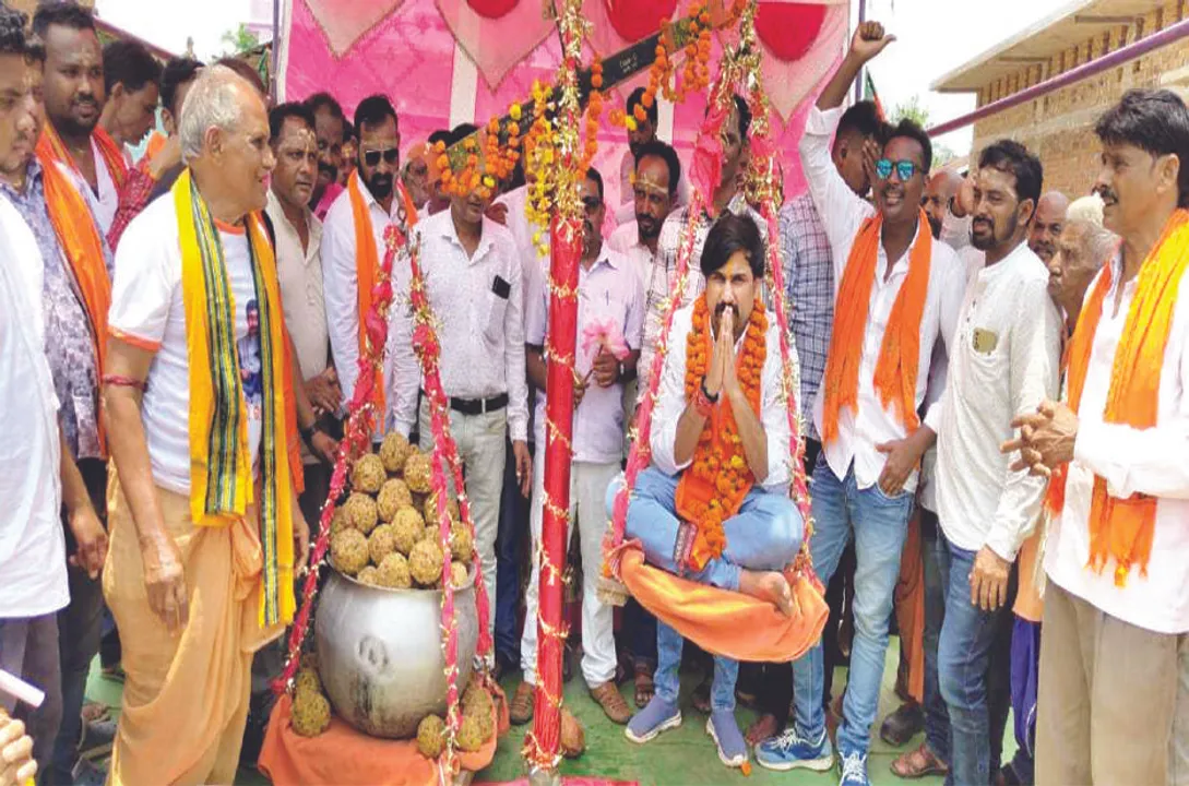  ବିଧାୟକଙ୍କ ଓଜନର ମିଠା ବାଣ୍ଟିଲେ ମତଦାତା