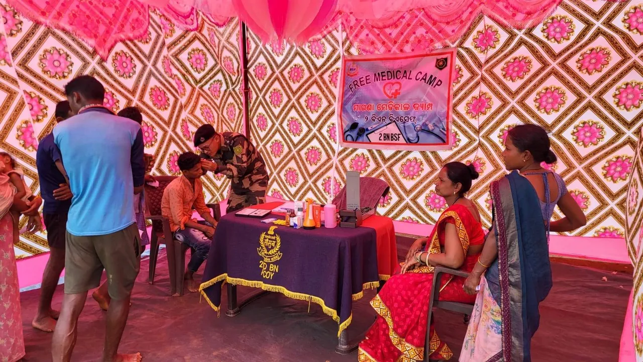  ନକ୍ସଲ ପ୍ରବଣ ଗ୍ରାମରେ ବିଏସ୍‌ଏଫ୍‌ର ମାଗଣା ସ୍ବାସ୍ଥ୍ୟ ପରୀକ୍ଷା