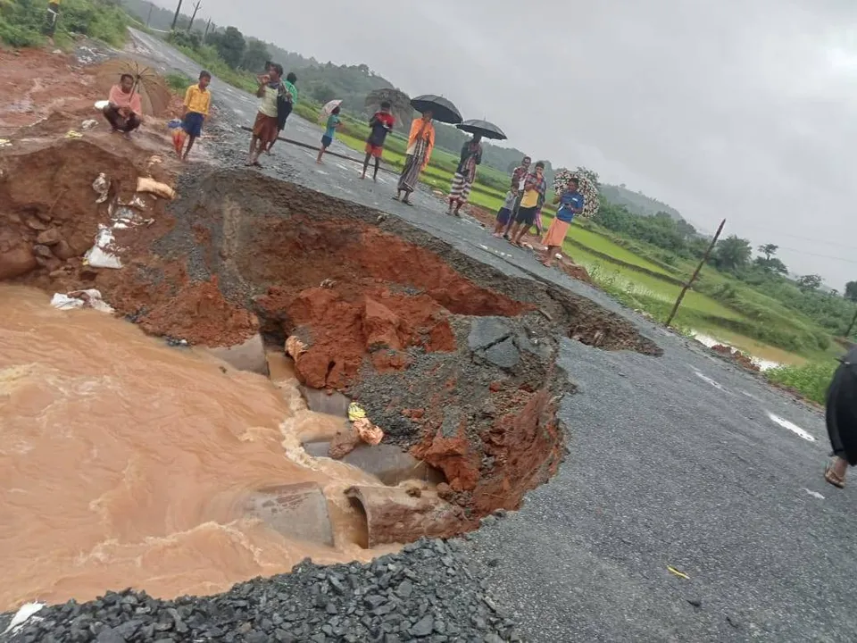  ବର୍ଷାରେ ଧୋଇଗଲା କହେଁଇମୁଣ୍ଡା ଡାଇଭର୍ସନ ରାସ୍ତା, ଇନ୍ଦ୍ରାବତୀ-ତେନ୍ତୁଳିଖୁଣ୍ଟି ଯୋଗାଯୋଗ ବିଛିନ୍ନ