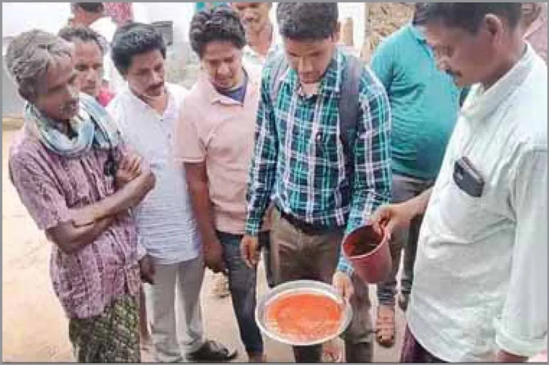  ଲୁଣରେ ରଙ୍ଗ ପକାଇ ପଟାସ୍‌ ସାର ପ୍ରସ୍ତୁତି! କାଶୀନଗରରେ ନକଲି ସାର ବିକ୍ରି ଅଭିଯୋଗ