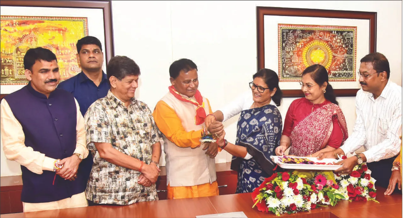  ‘ସମ୍ବାଦ’ ଗ୍ରୁପ୍‌ର ନିଶା ନିବାରଣ ଅଭିଯାନର ଶୁଭାରମ୍ଭ: ରାଖି ବାନ୍ଧି ନିଶା ନ ଛୁଇଁବାକୁ ଶପଥ ନେଲେ ମୁଖ୍ୟମନ୍ତ୍ରୀ