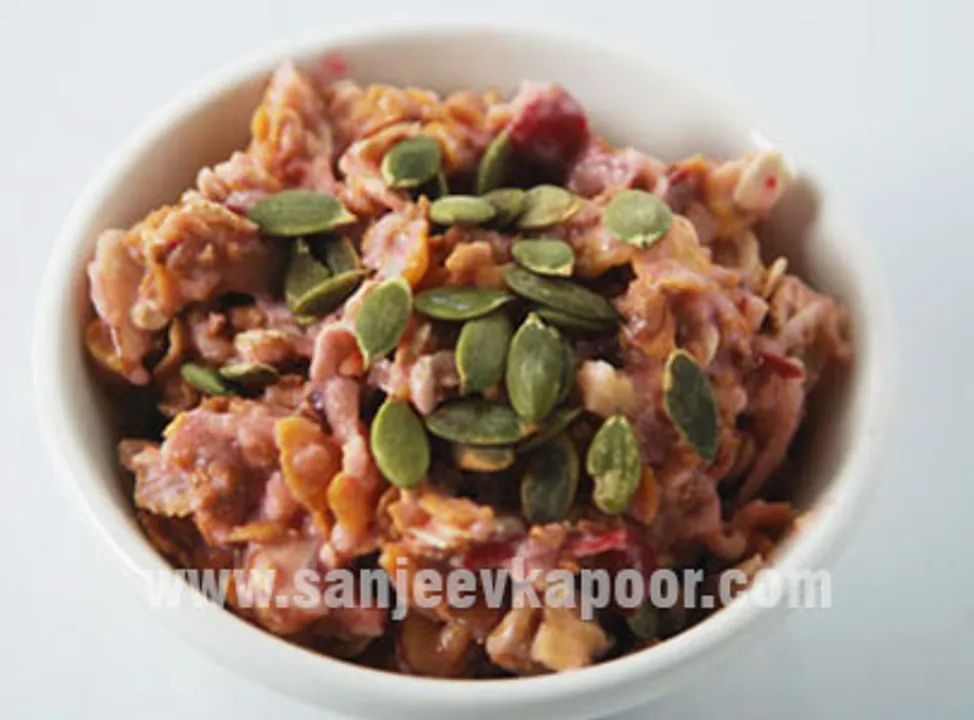 म्युसली विद योगर्ट