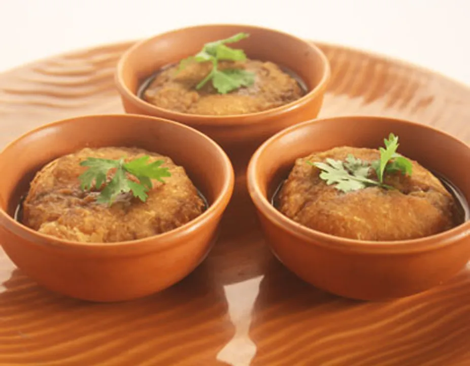 पनीर बालुशाही विद डेट चटनी