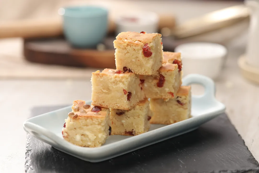 Eggless Blondies 1 - YT