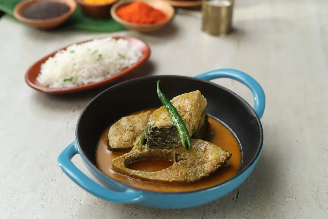 Ilish Macher Sorse Jhol 1 - YT