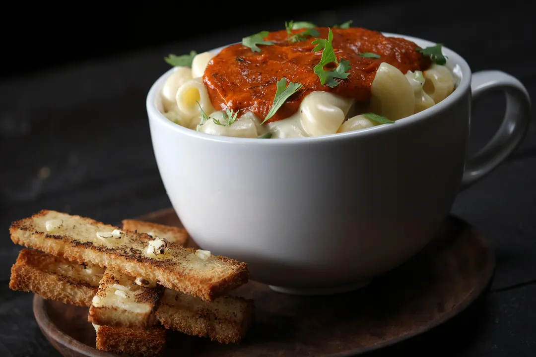 Cheesy Makhni Macaroni 1 - YT