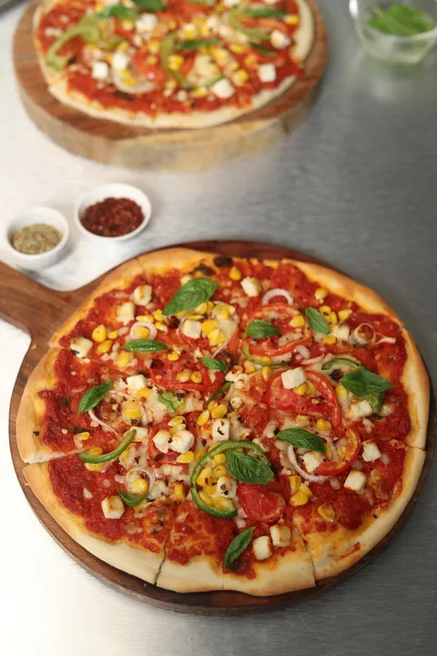 Veg Pizza 1 - YT (2)