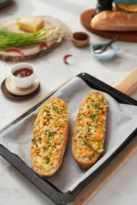 Green Garlic Bread - YT