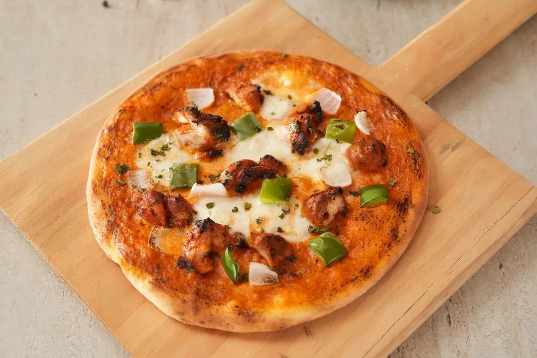 Butter Chicken Pizza - YT
