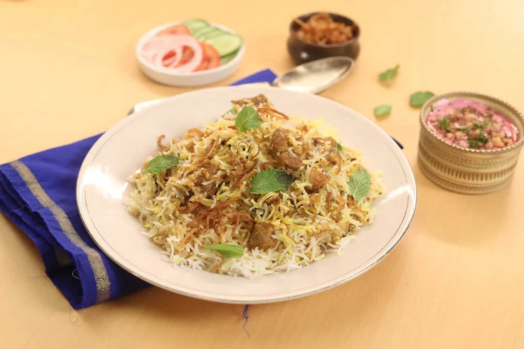 Kachche Gosht Ki Biryani - YT