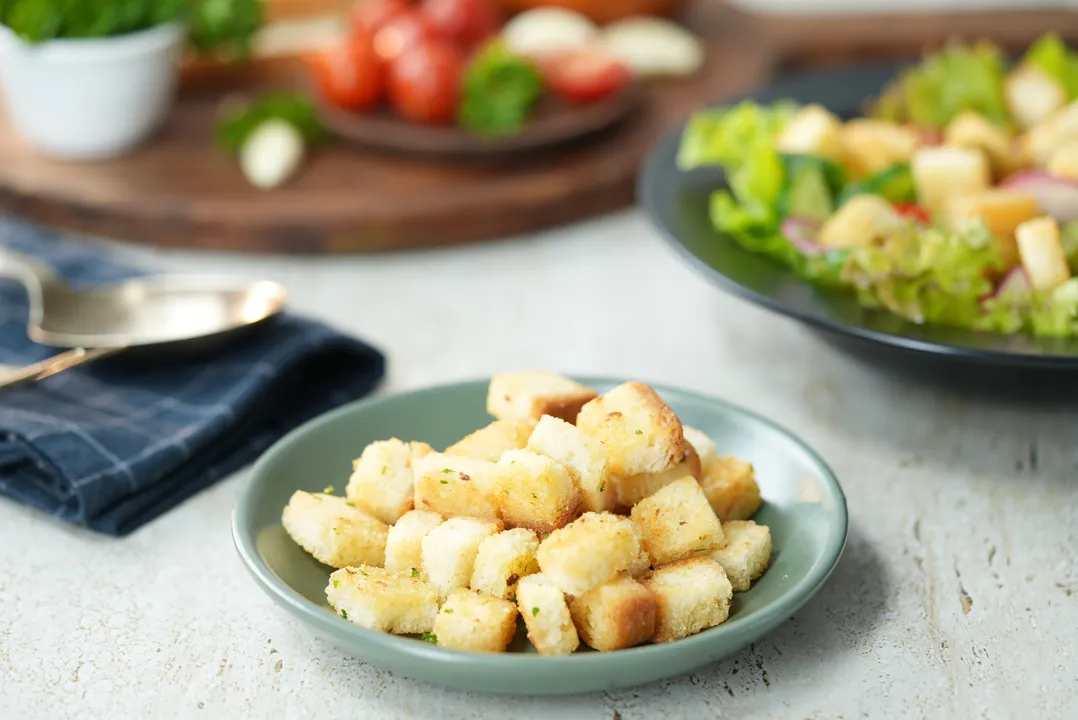 Garlic Croutons - YT