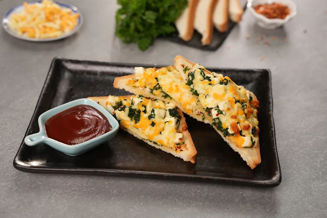 Palak Paneer Toast - YT