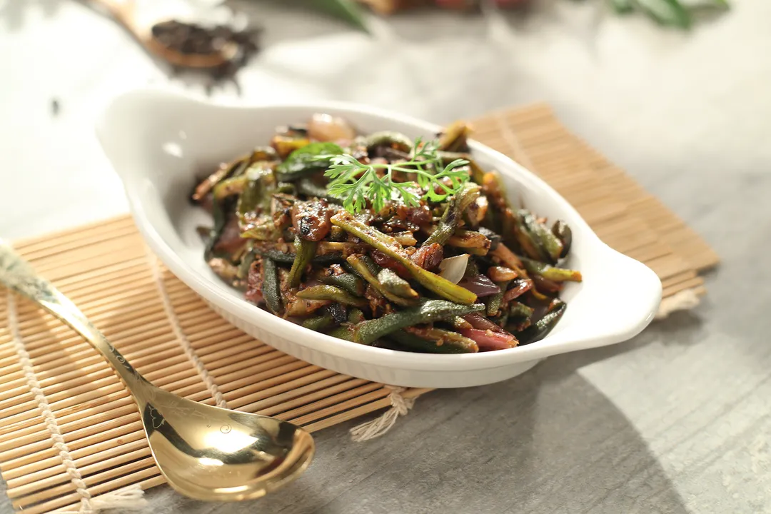 Pepper Bhindi Fry 1 - YT.JPG