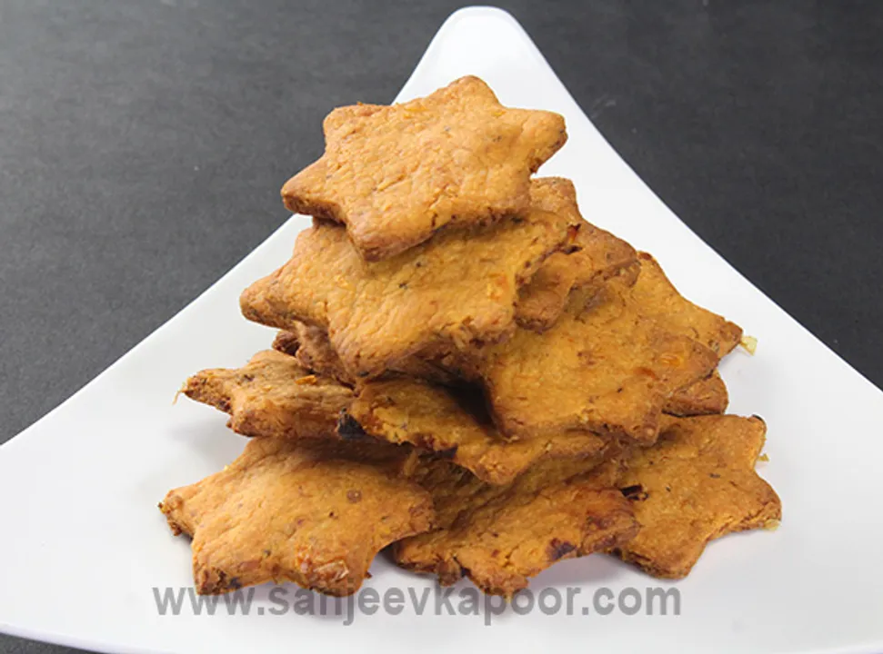 Sun-dried Tomatoes and Parmesan Crackers