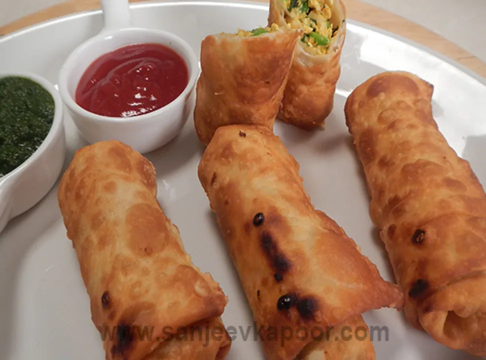 Paneer Matar Roomali Rolls
